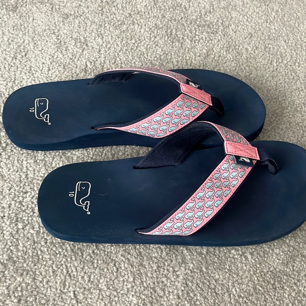 Men’s Vineyard Vines flip flops. Never worn